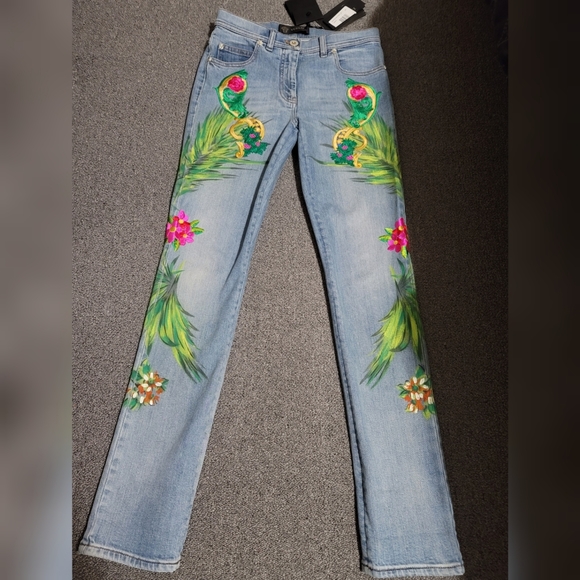 🌟Host Pick🌟VERSACE Floral Embroidered Jeans size 25 - Picture 2 of 14